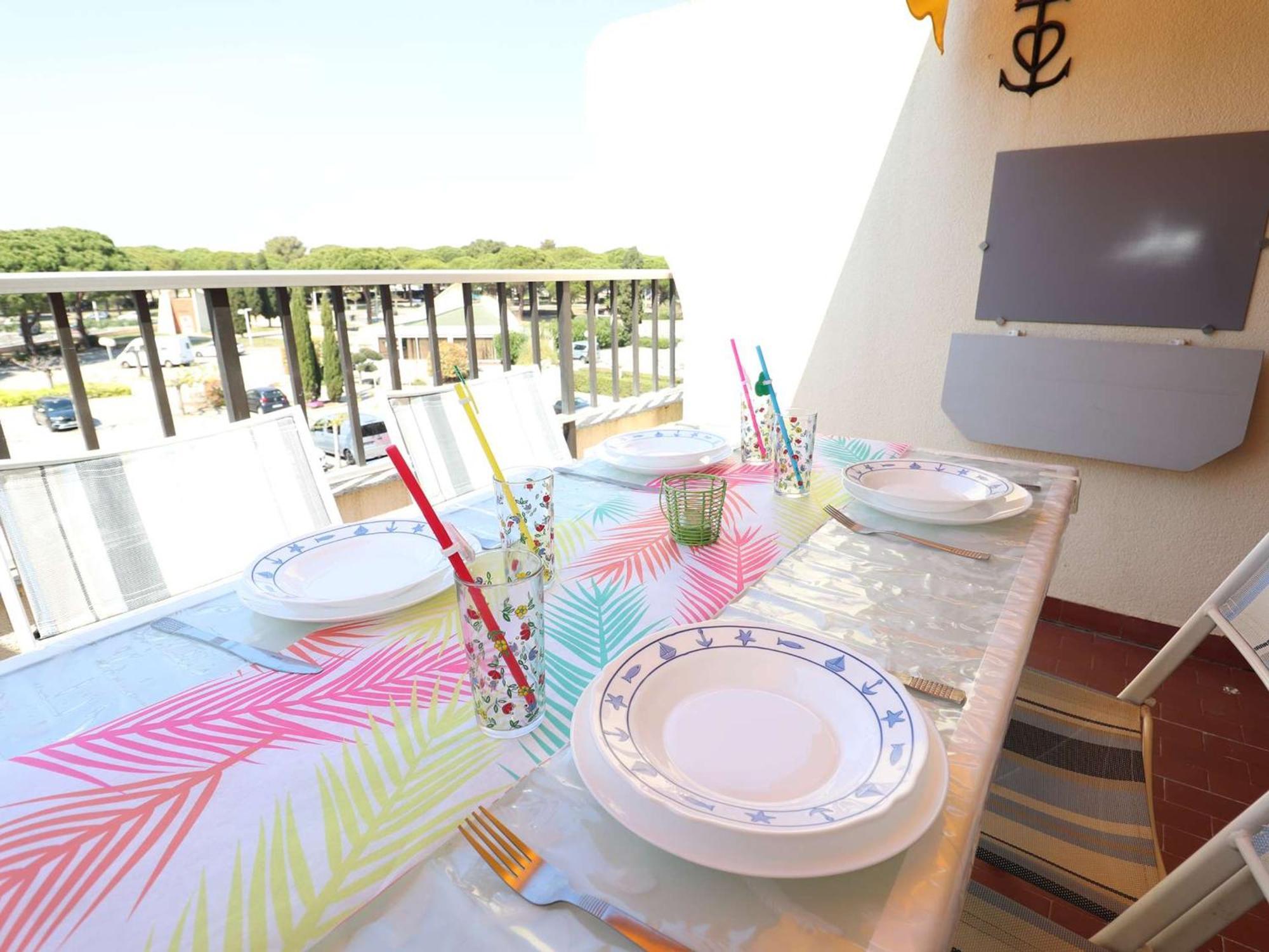 Ensoleille A Port Camargue Avec Terrasse Et Parking - Fr-1-307-283 Apartment *